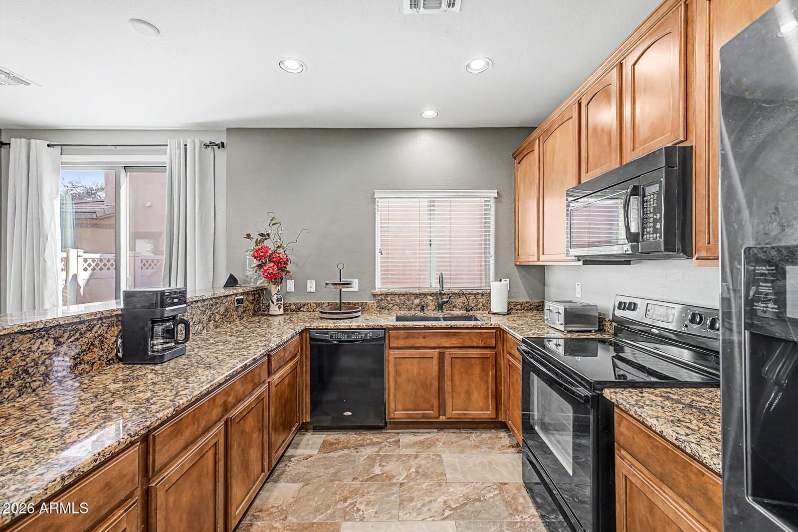 929 S Deerfield Lane, Gilbert, AZ 85296 — photo 9 of 26