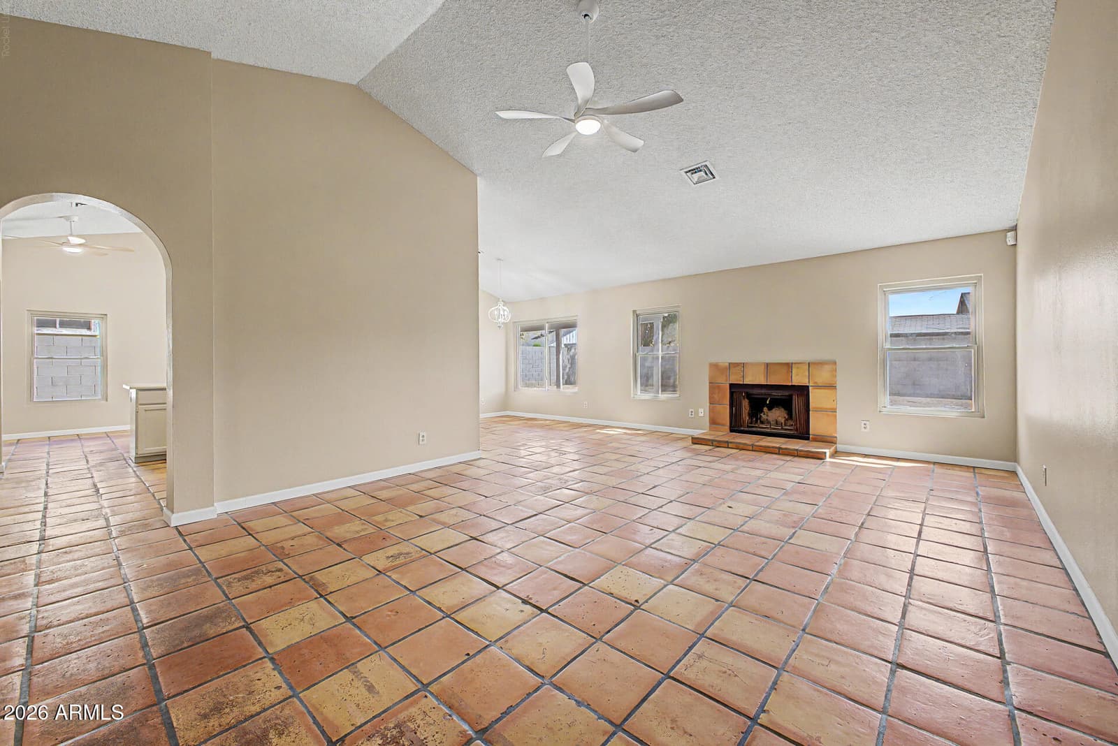6433 W Kings Avenue, Glendale, AZ 85306 — photo 9 of 54