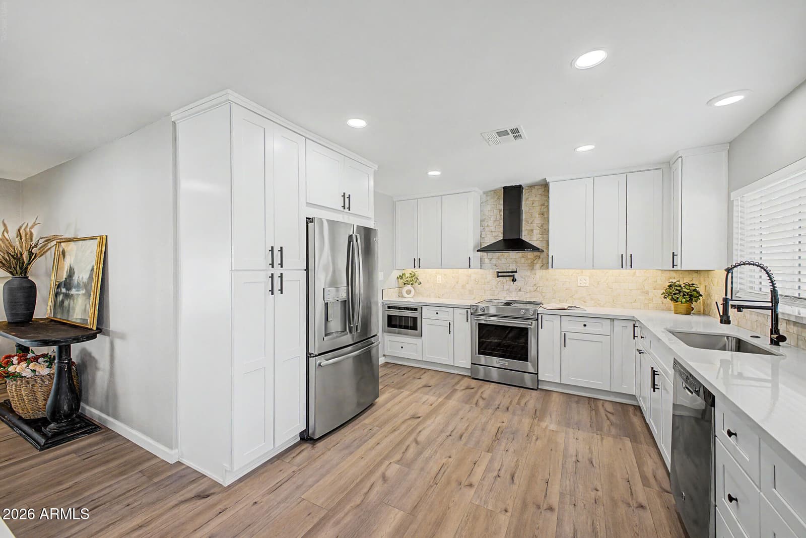 1813 W Earll Drive, Phoenix, AZ 85015 — photo 5 of 52