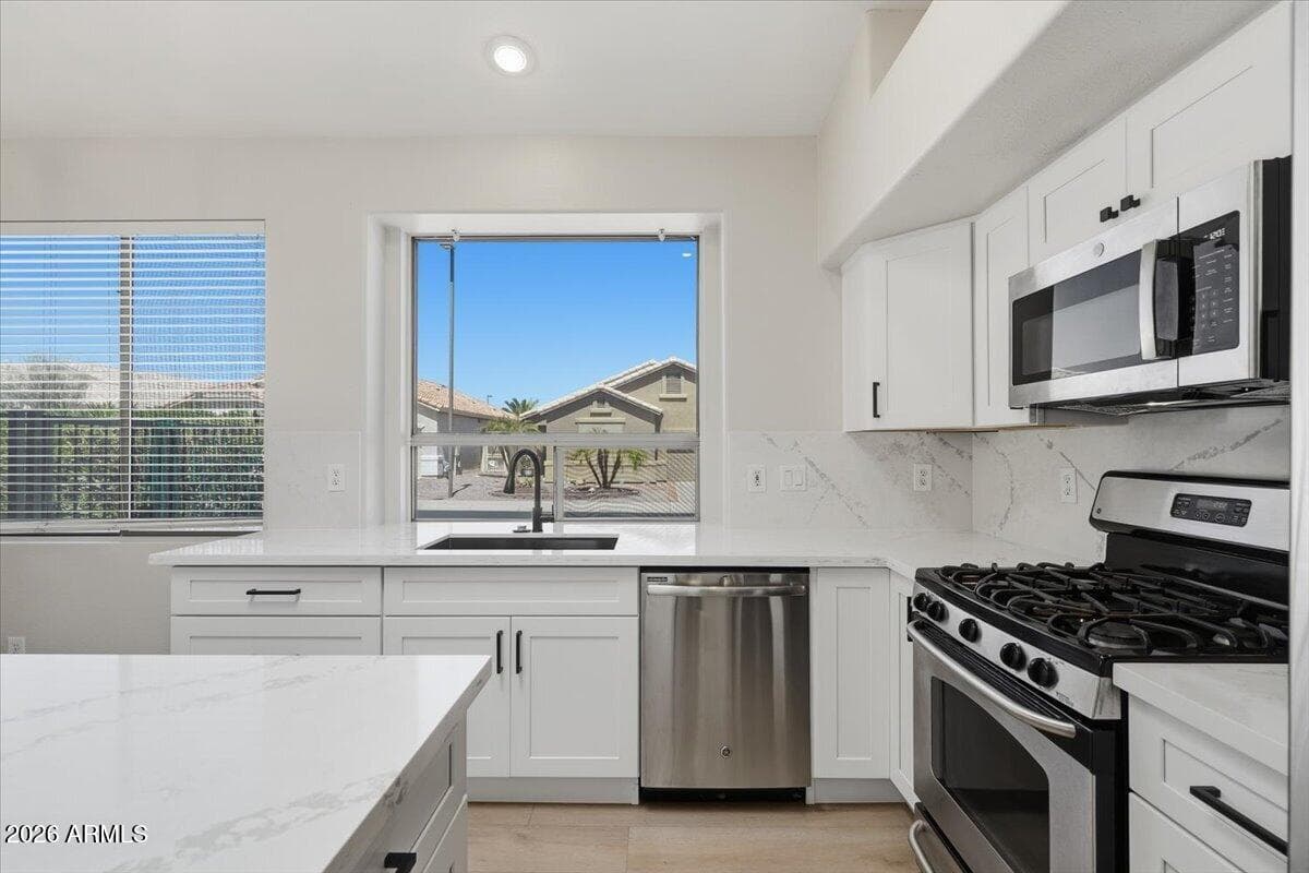 17320 N Thornberry Drive, Surprise, AZ 85374 — photo 16 of 46