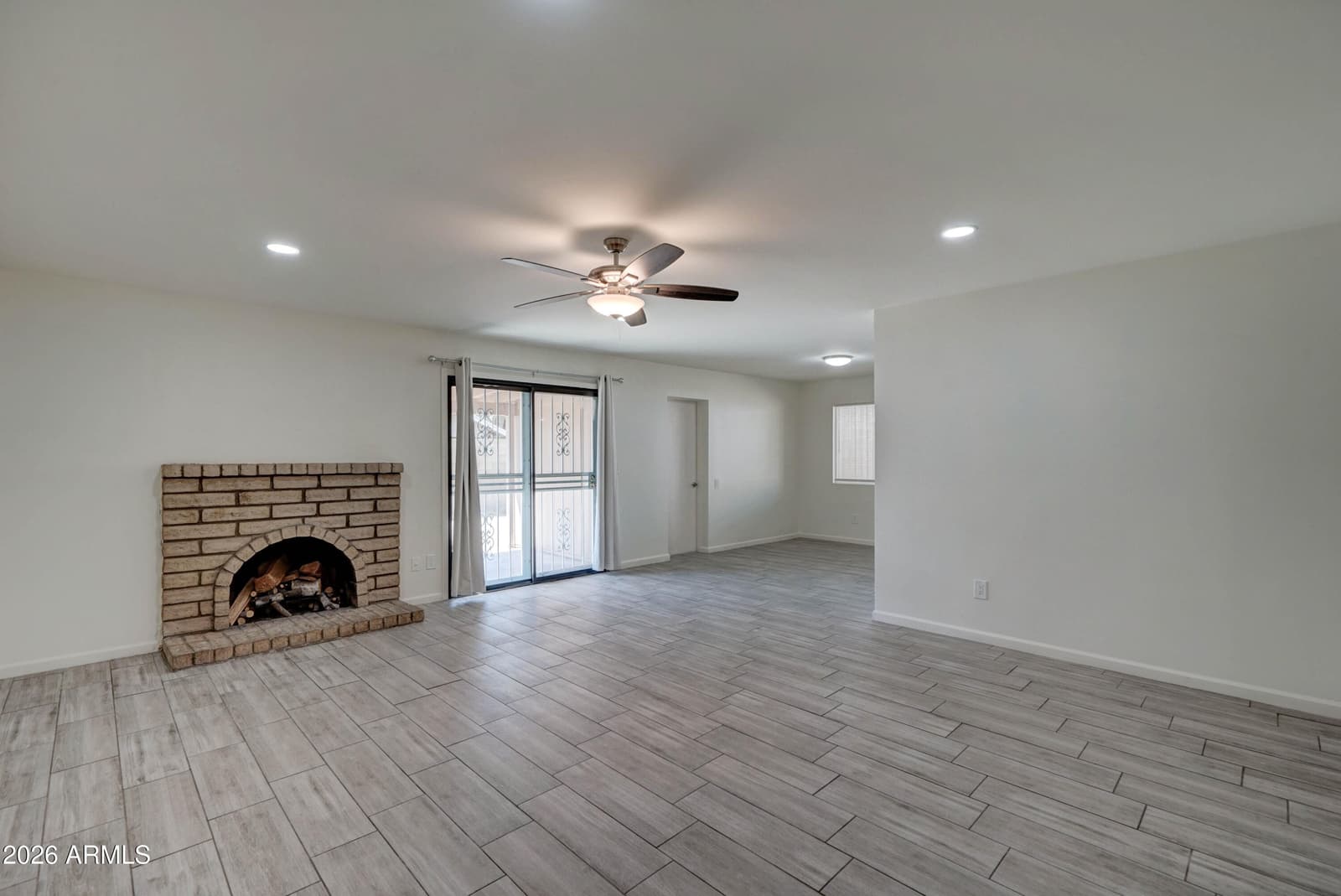 10202 N 45th Avenue, Glendale, AZ 85302 — photo 4 of 35