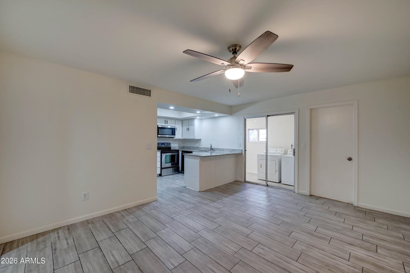 10202 N 45th Avenue, Glendale, AZ 85302 — photo 13 of 35