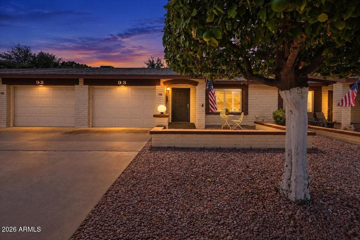 2064 S FARNSWORTH Drive 93, Mesa, AZ 85209