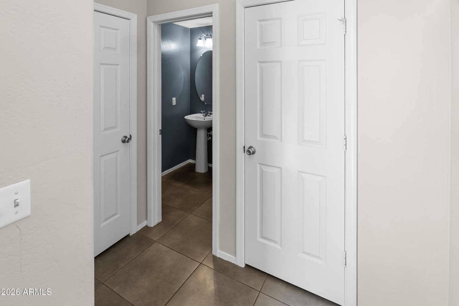 1523 N 81st Drive, Phoenix, AZ 85043 — photo 4 of 23