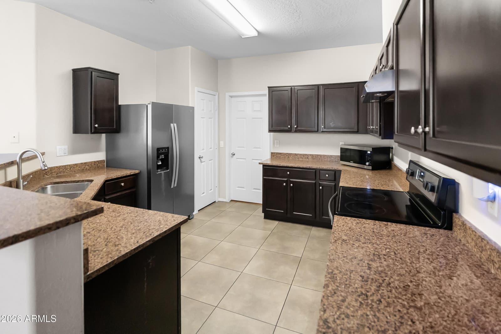 1523 N 81st Drive, Phoenix, AZ 85043 — photo 8 of 23