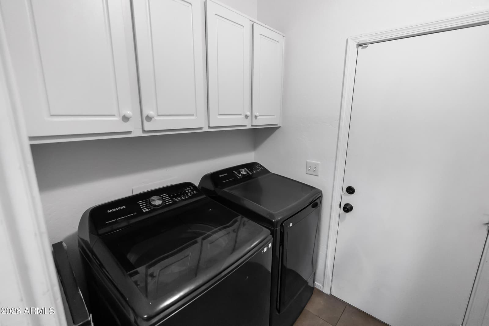 1523 N 81st Drive, Phoenix, AZ 85043 — photo 9 of 23