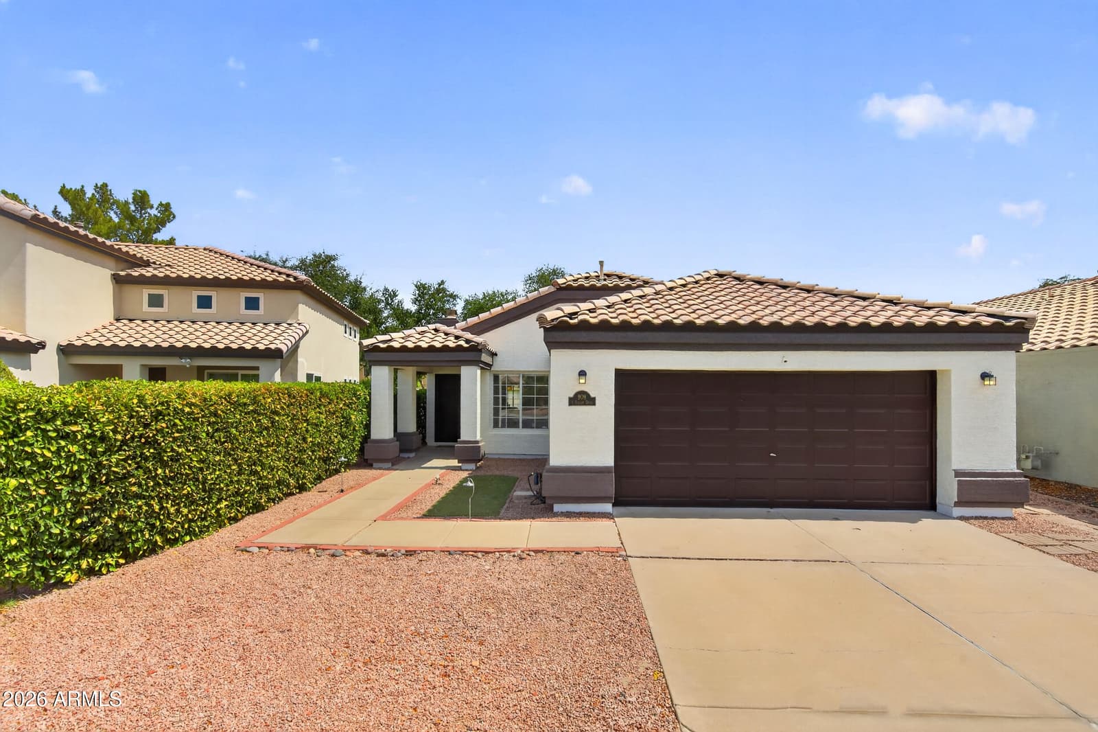 909 S SCALLOP Drive, Gilbert, AZ 85233