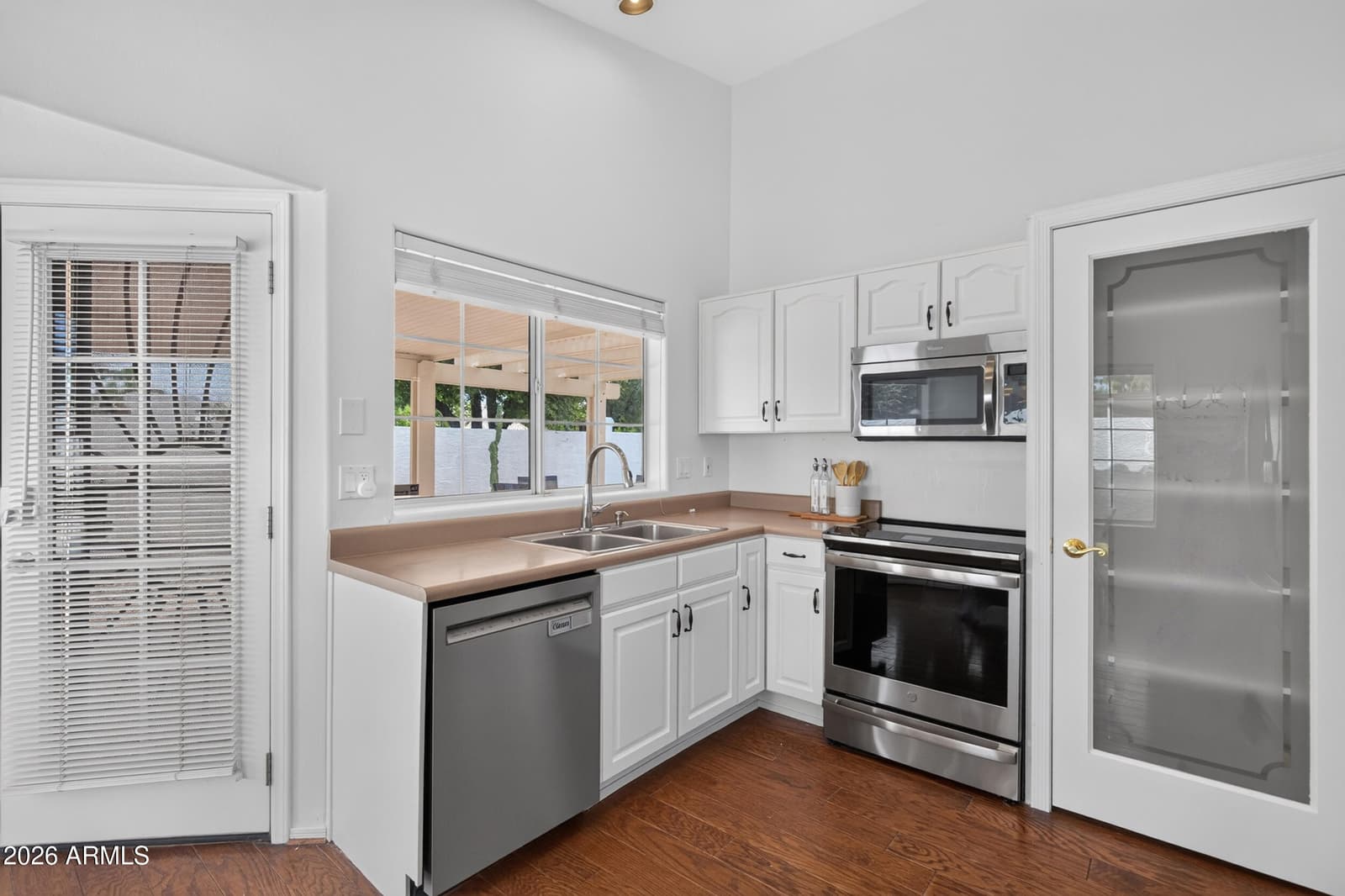 909 S Scallop Drive, Gilbert, AZ 85233 — photo 14 of 42
