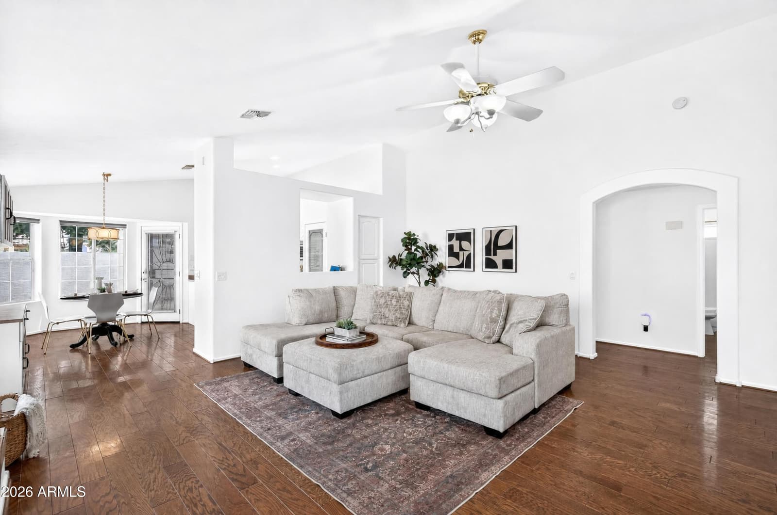 909 S Scallop Drive, Gilbert, AZ 85233 — photo 6 of 42