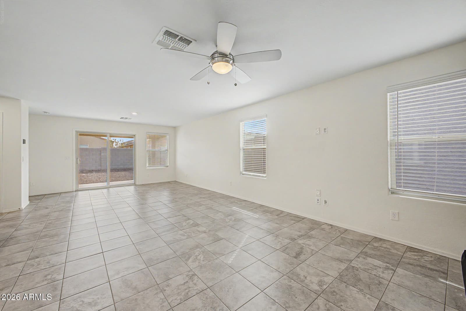 12645 W Palmaire Avenue, Glendale, AZ 85307 — photo 4 of 38