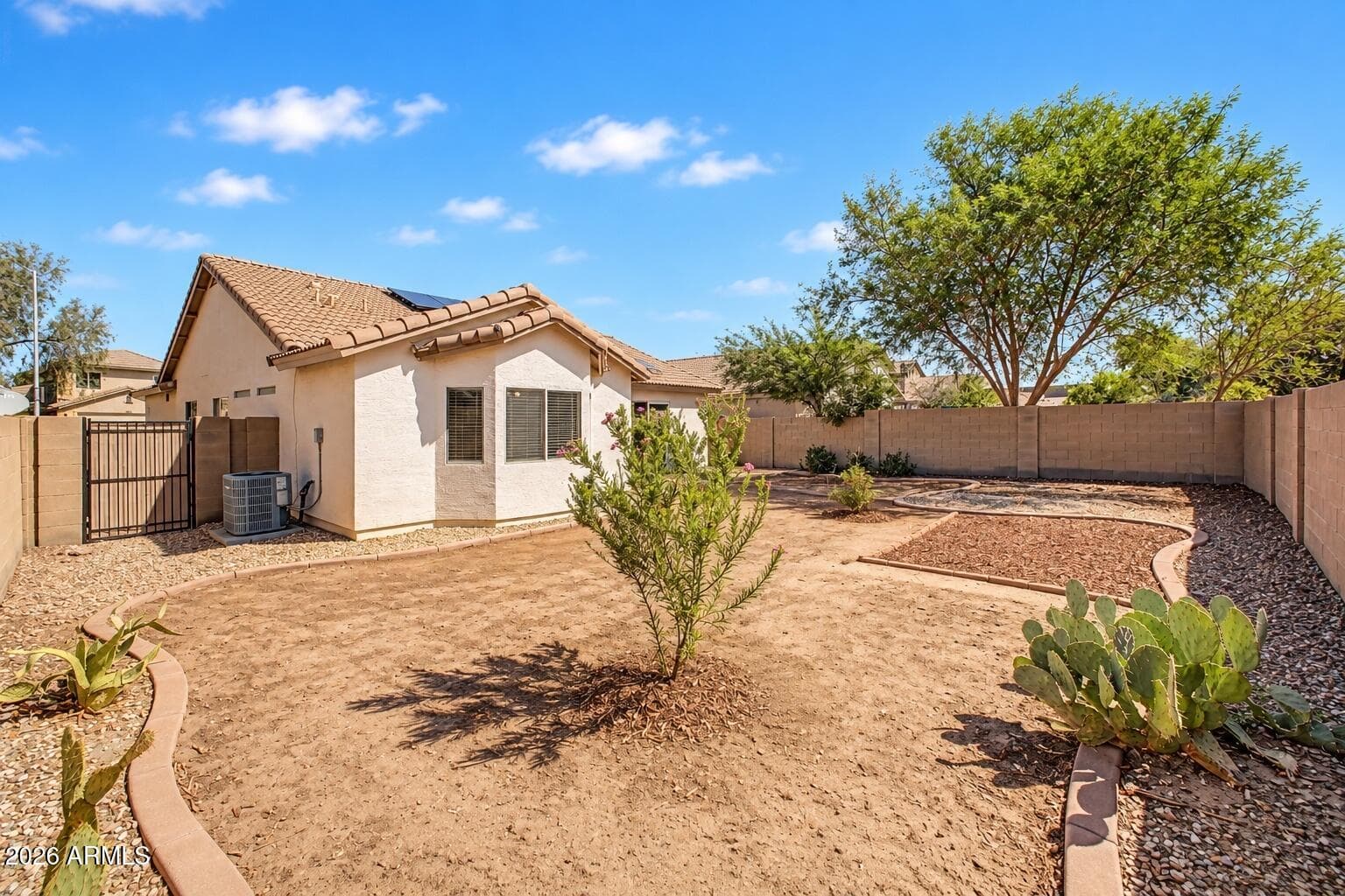 6233 W Encinas Lane, Phoenix, AZ 85043 — photo 4 of 15