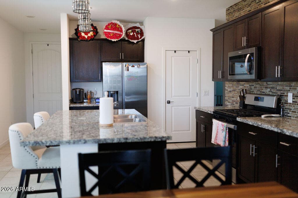 352 S Calle Jorge, Casa Grande, AZ 85194 — photo 7 of 33