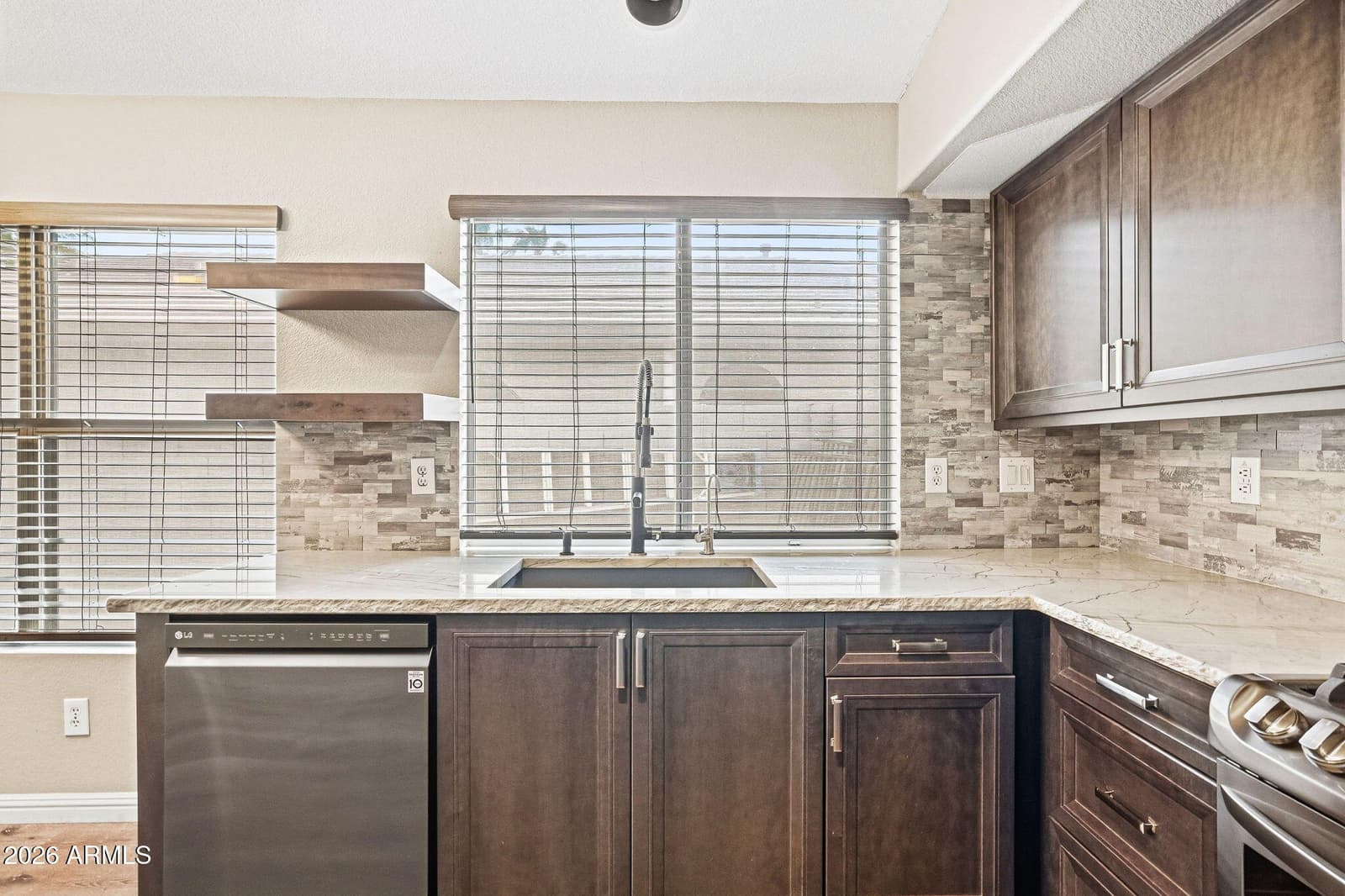 702 E Kyle Drive, Gilbert, AZ 85296 — photo 10 of 30