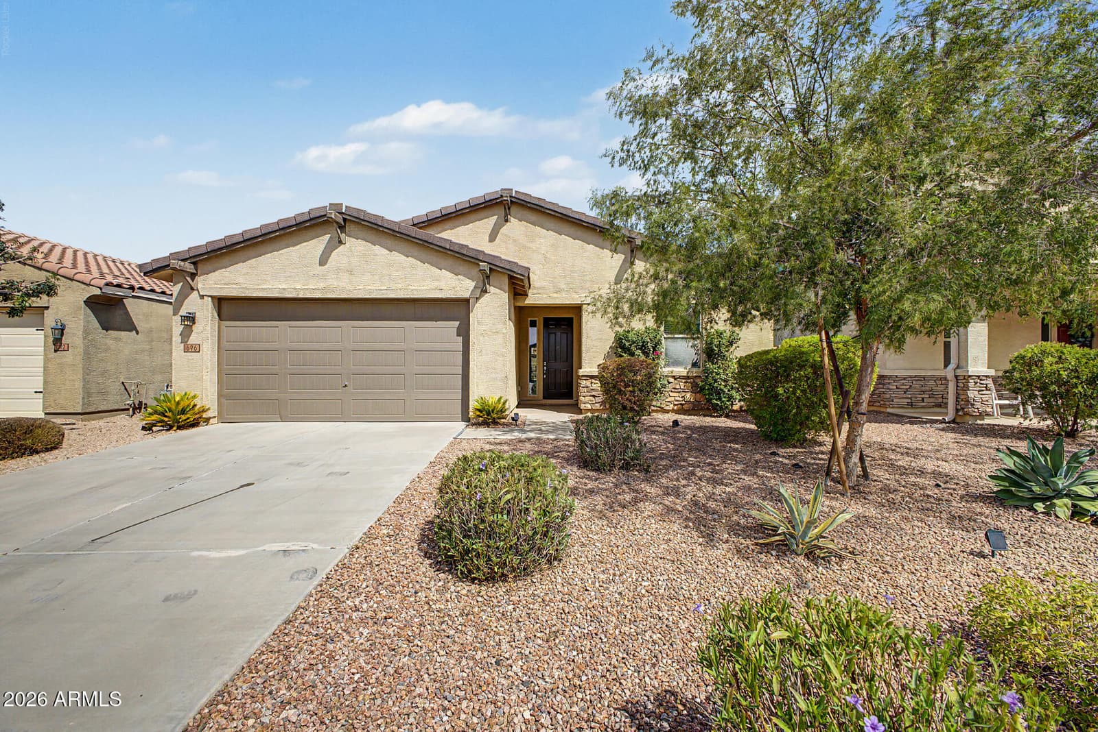 696 W GLEN CANYON Drive, San Tan Valley, AZ 85140