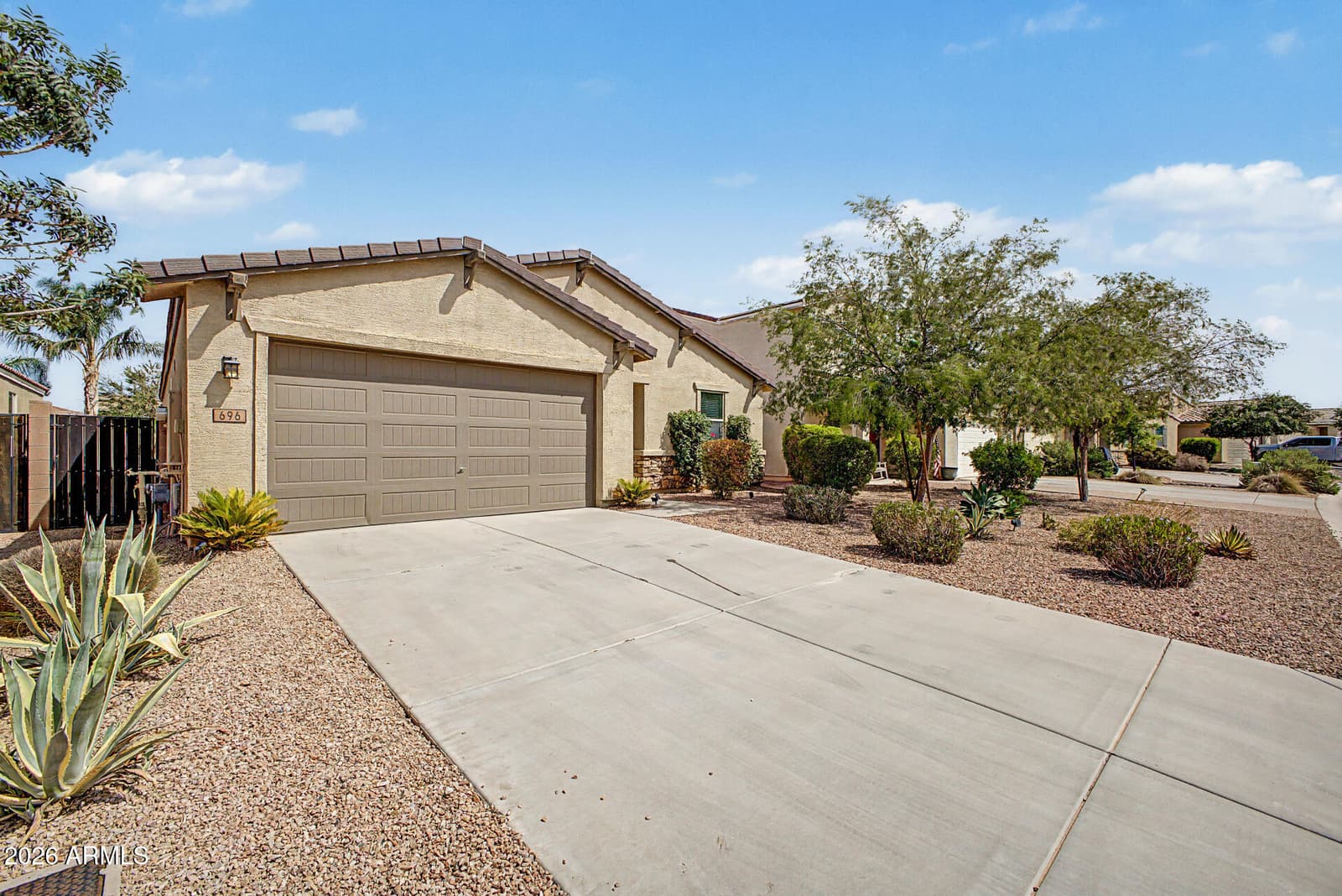 696 W Glen Canyon Drive, San Tan Valley, AZ 85140 — photo 6 of 67