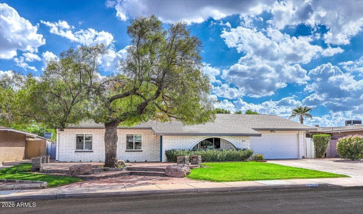 8637 E CAMELBACK Road, Scottsdale, AZ 85251