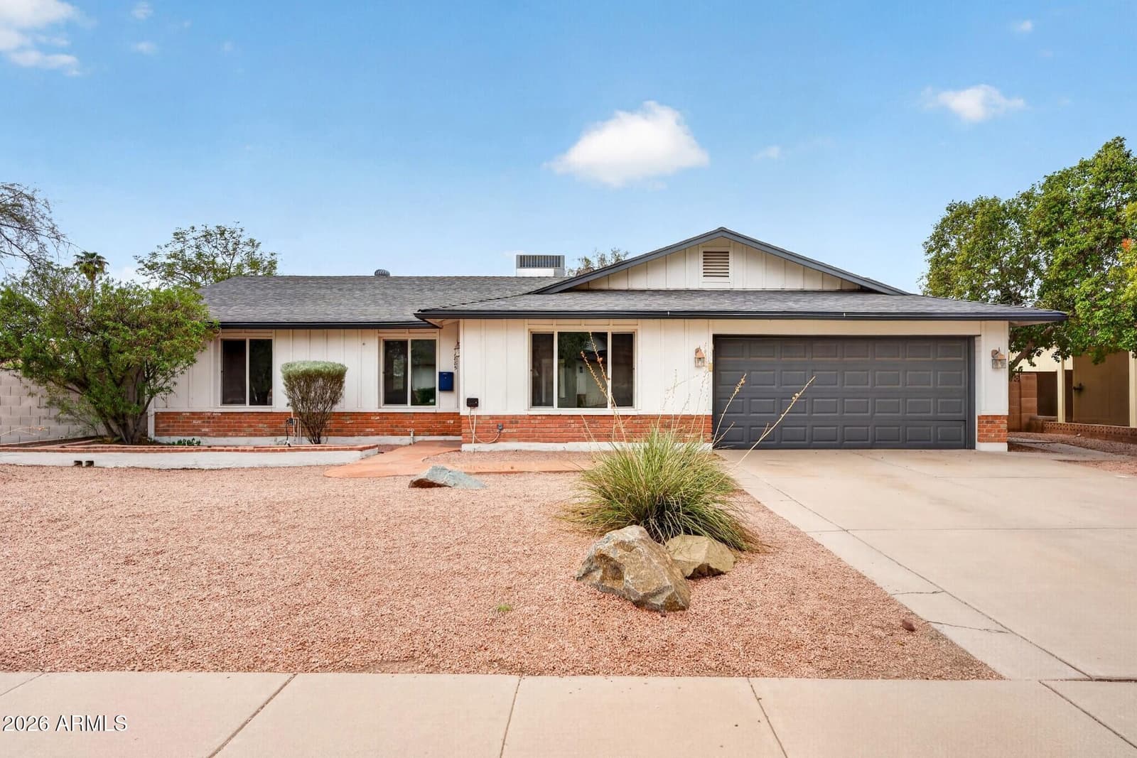 1885 E GENEVA Drive, Tempe, AZ 85282