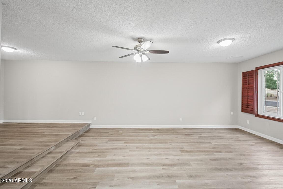 8334 N 57th Drive, Glendale, AZ 85302 — photo 4 of 53