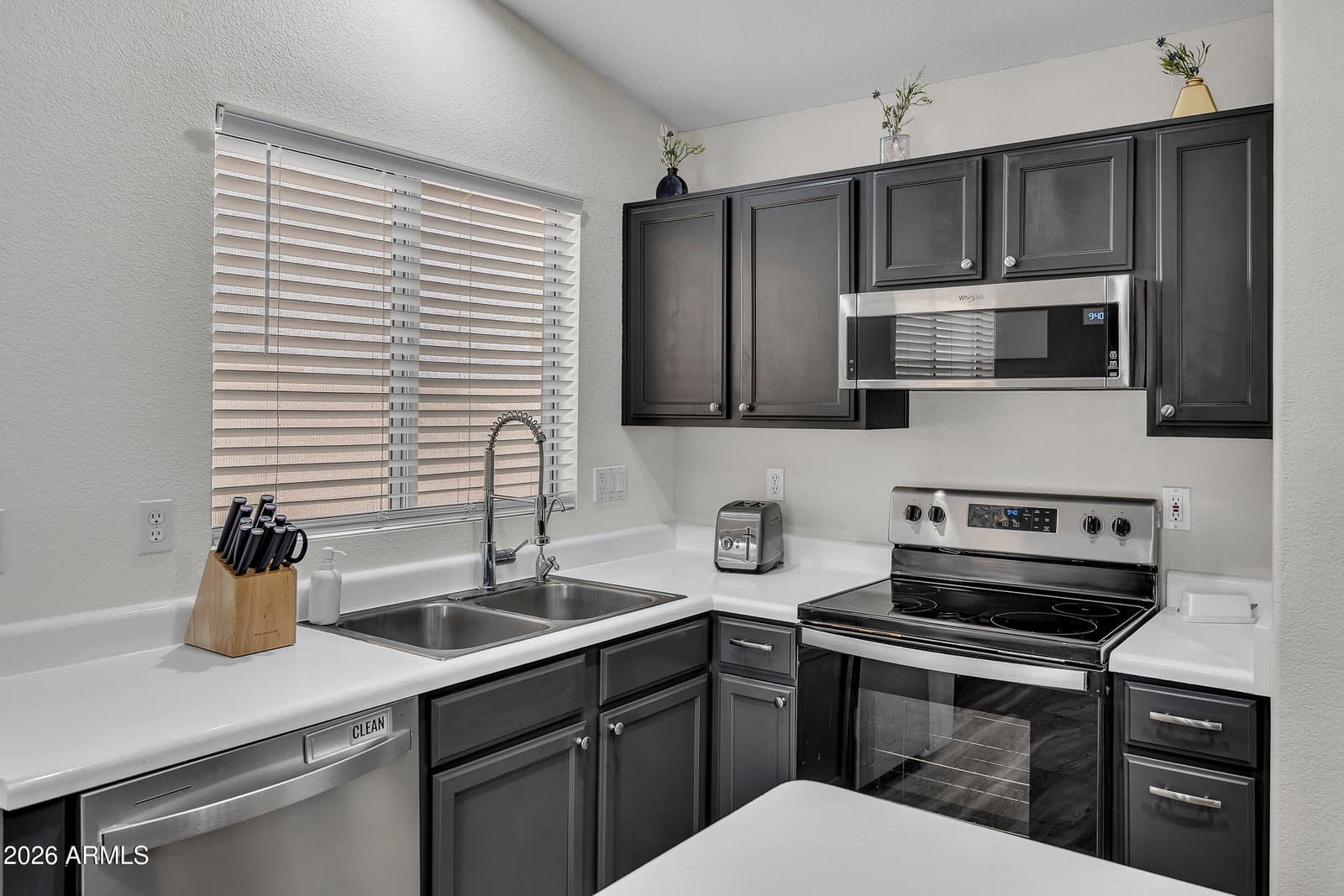 663 E Ivanhoe Street, Chandler, AZ 85225 — photo 14 of 35