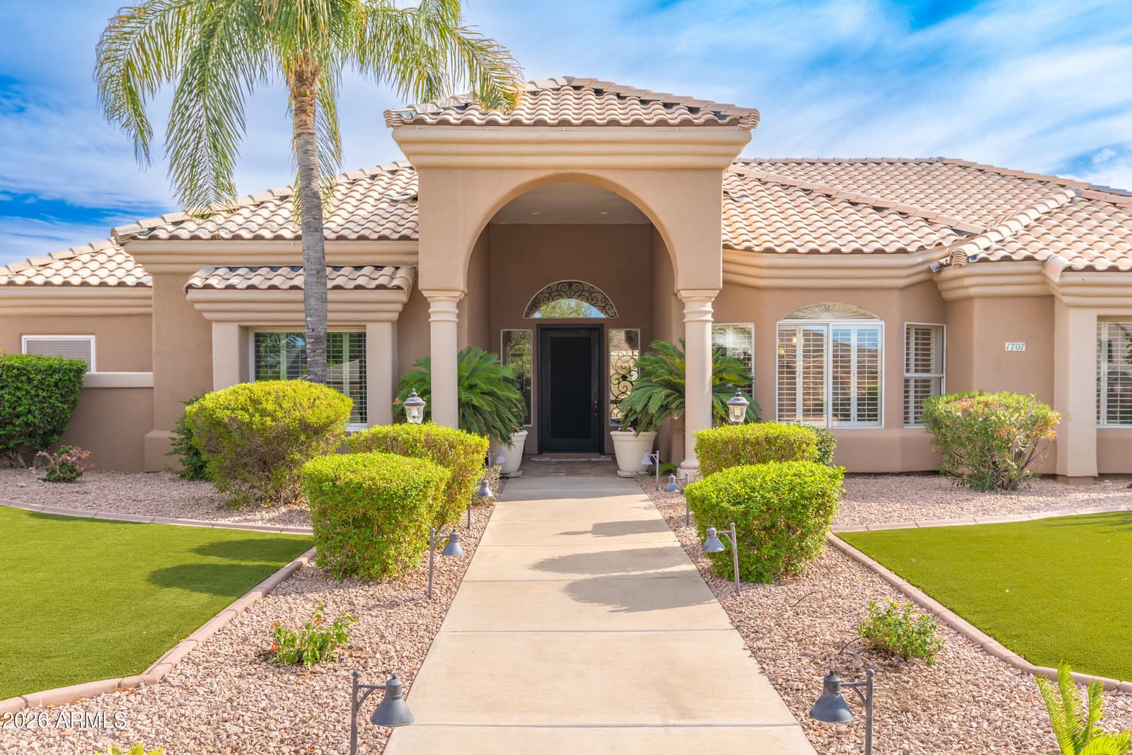 1707 E Menlo Street, Mesa, AZ 85203 — photo 6 of 90