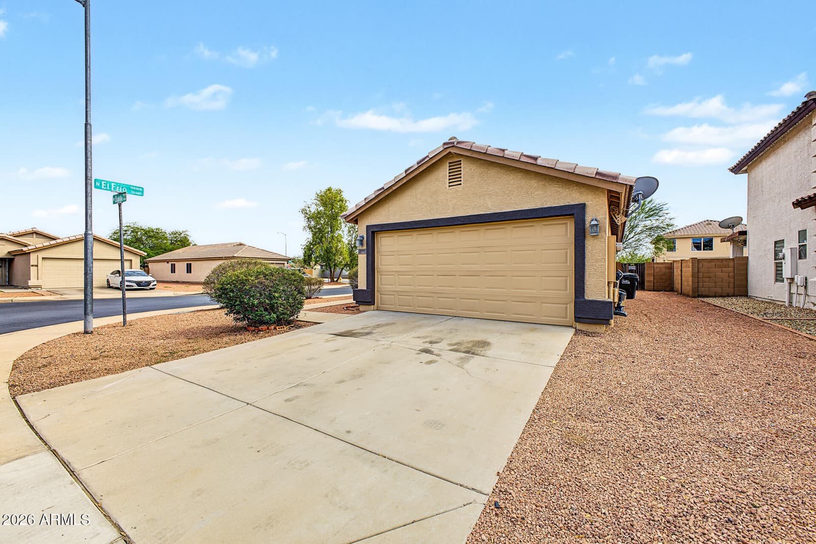 11911 W Dahlia Drive, El Mirage, AZ 85335 — photo 5 of 31