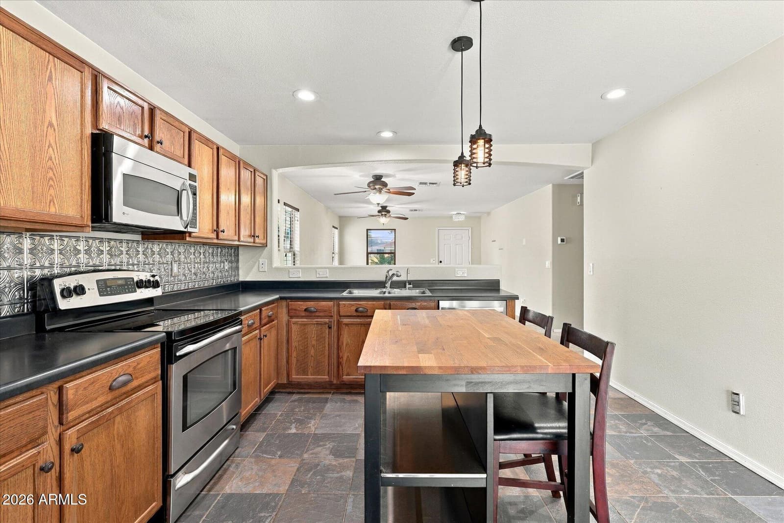 2891 W Silver Creek Lane, San Tan Valley, AZ 85144 — photo 11 of 33