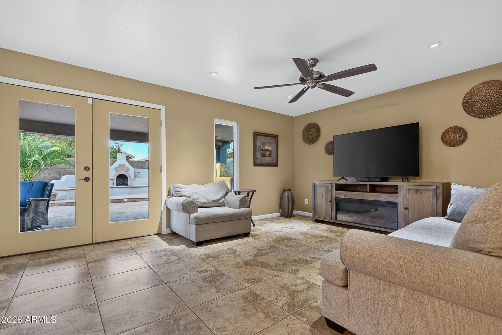 9164 W Paradise Lane, Peoria, AZ 85382 — photo 15 of 44