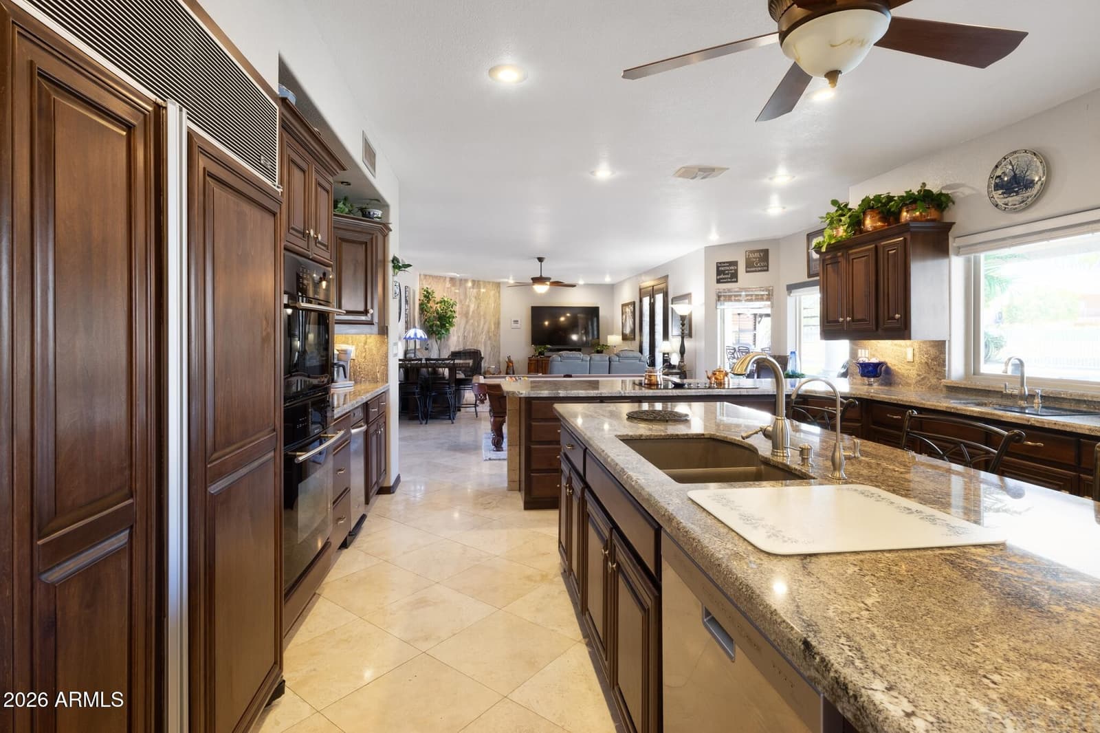 5866 W Del Lago Circle, Glendale, AZ 85308 — photo 10 of 98