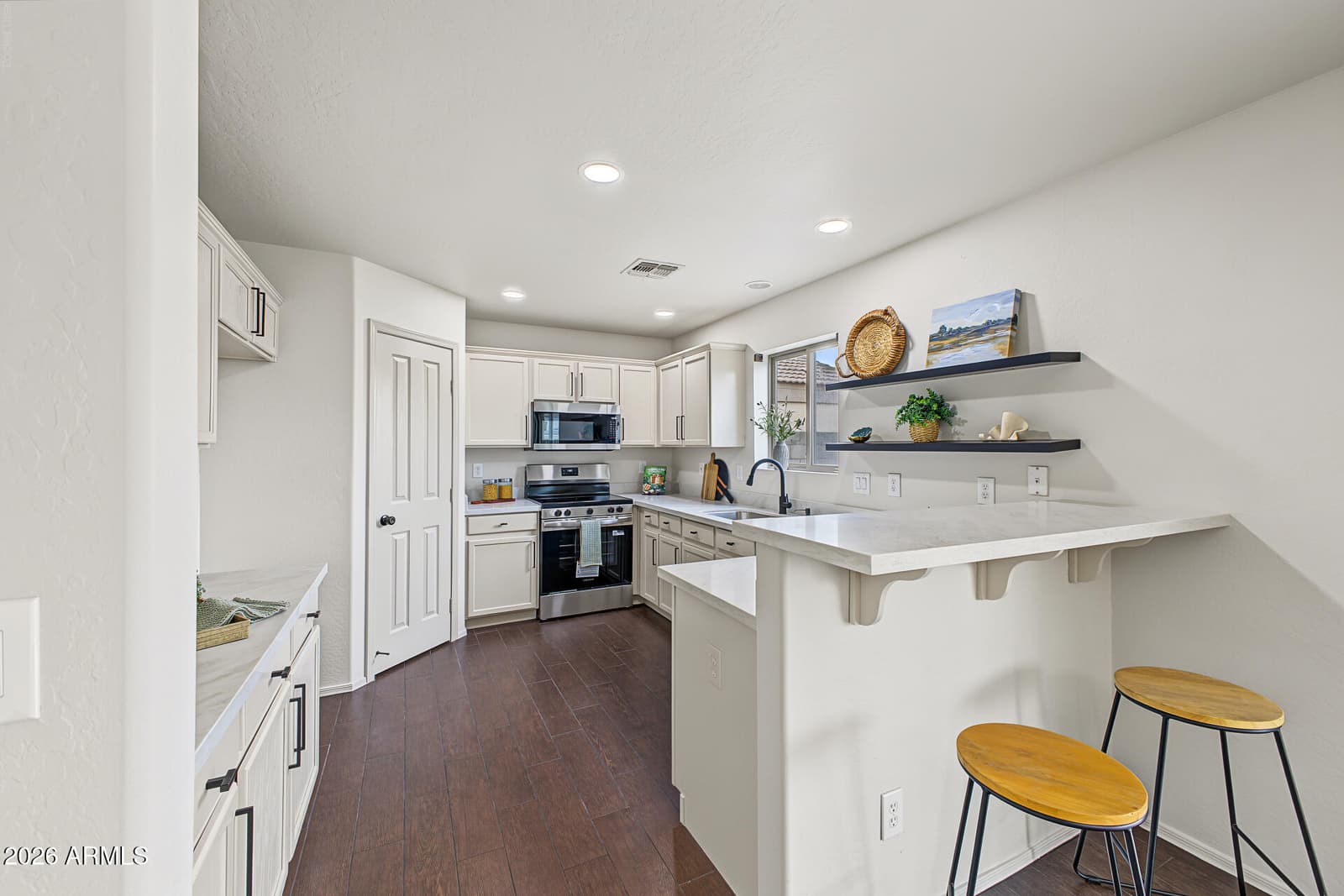 11809 W Maui Lane, El Mirage, AZ 85335 — photo 4 of 32