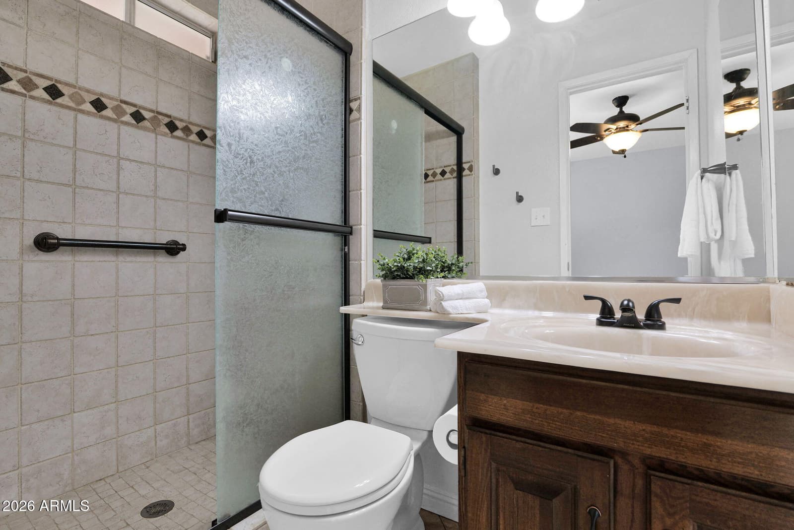 12036 N 41st Drive, Phoenix, AZ 85029 — photo 13 of 32