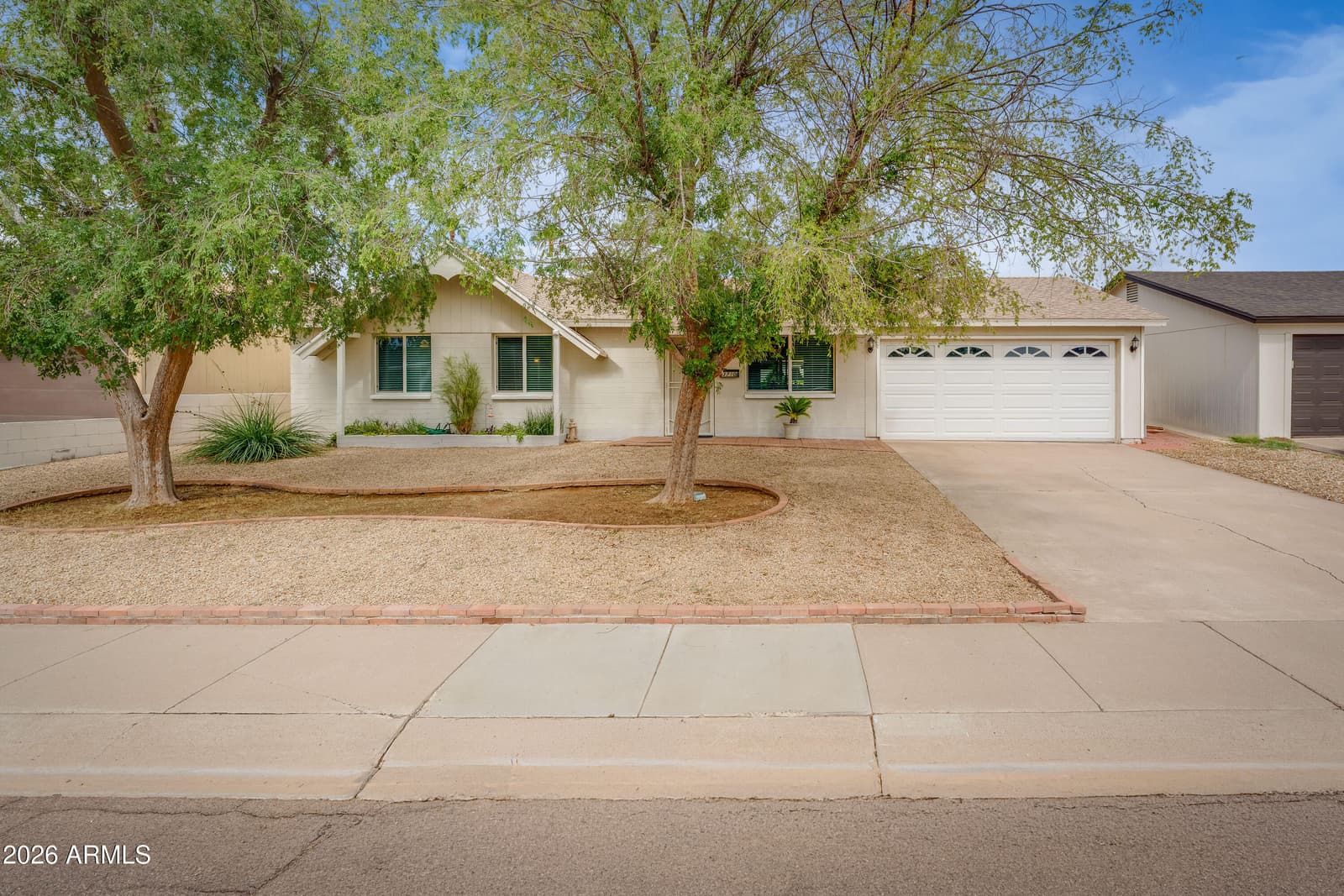 3710 E Ludlow Drive, Phoenix, AZ 85032 — photo 4 of 32