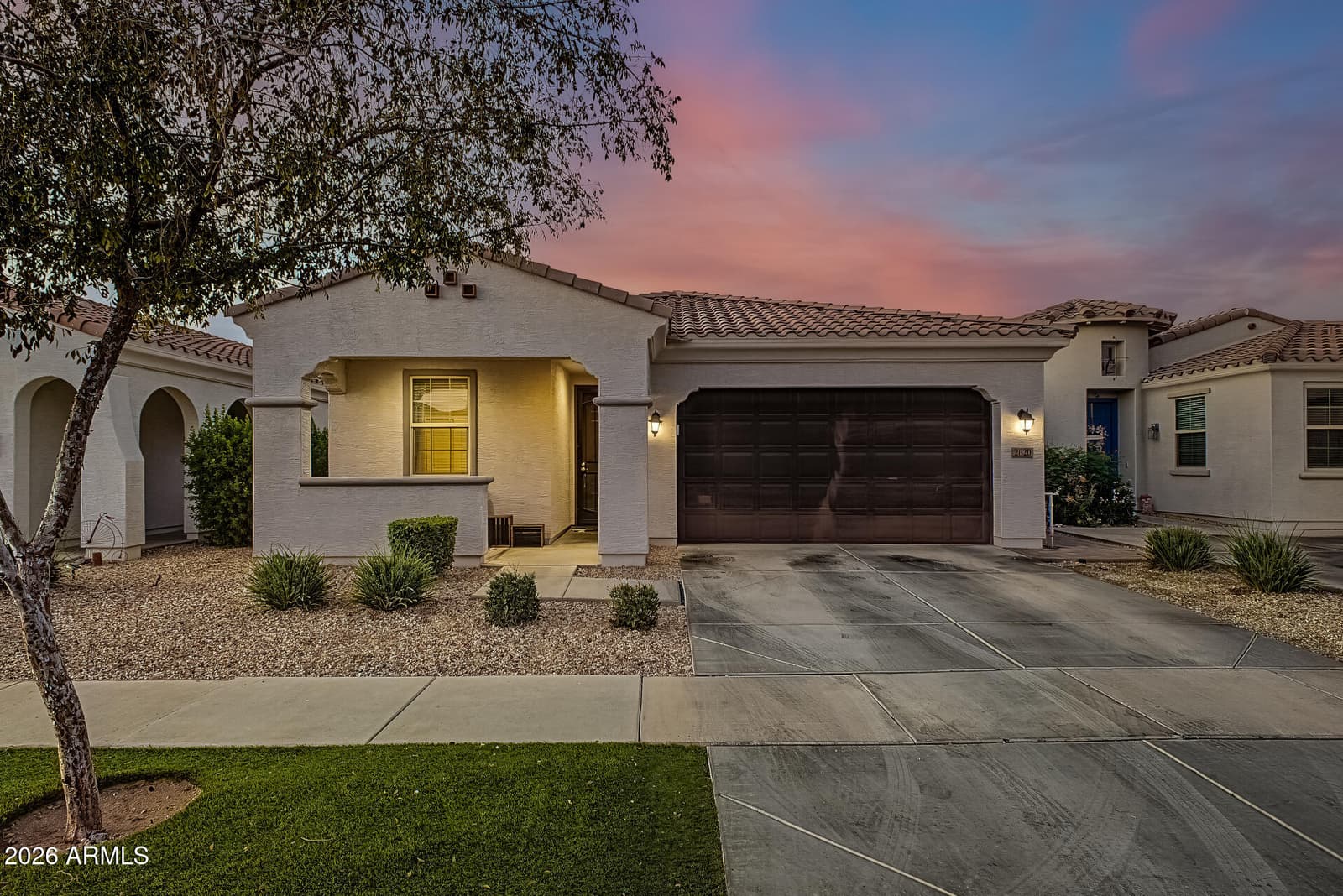2820 E SUNLAND Avenue, Phoenix, AZ 85040