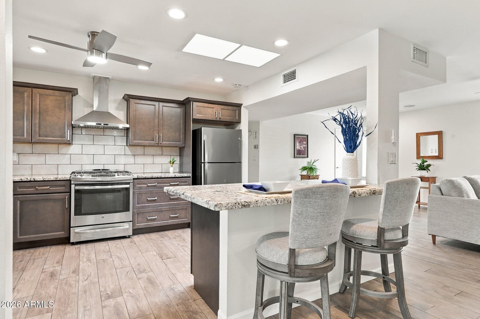 10011 W Prairie Hills Circle, Sun City, AZ 85351 — photo 13 of 47
