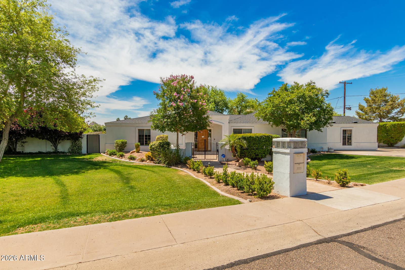 5555 E MONTEROSA Street, Phoenix, AZ 85018