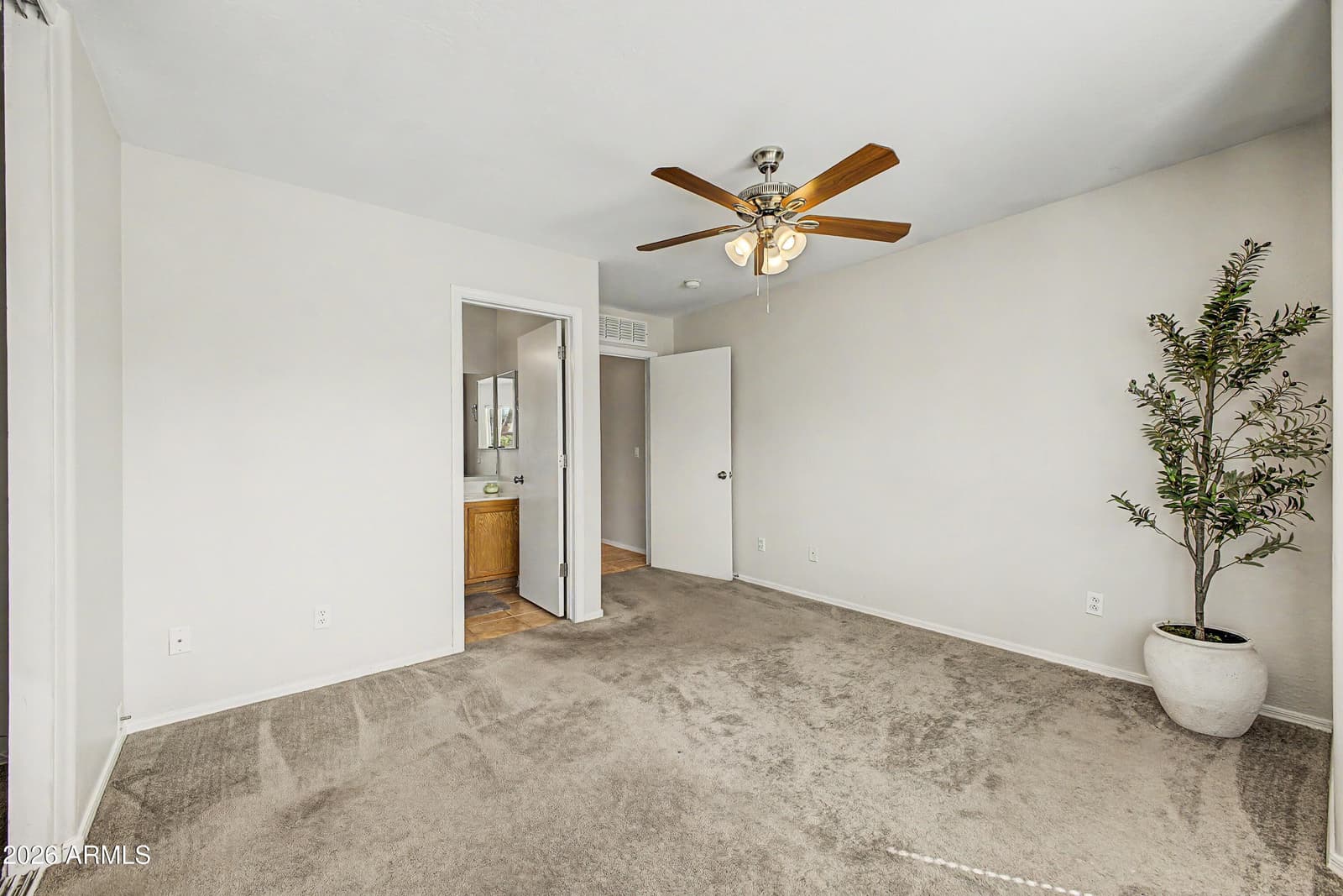 6233 W Encinas Lane, Phoenix, AZ 85043 — photo 13 of 15