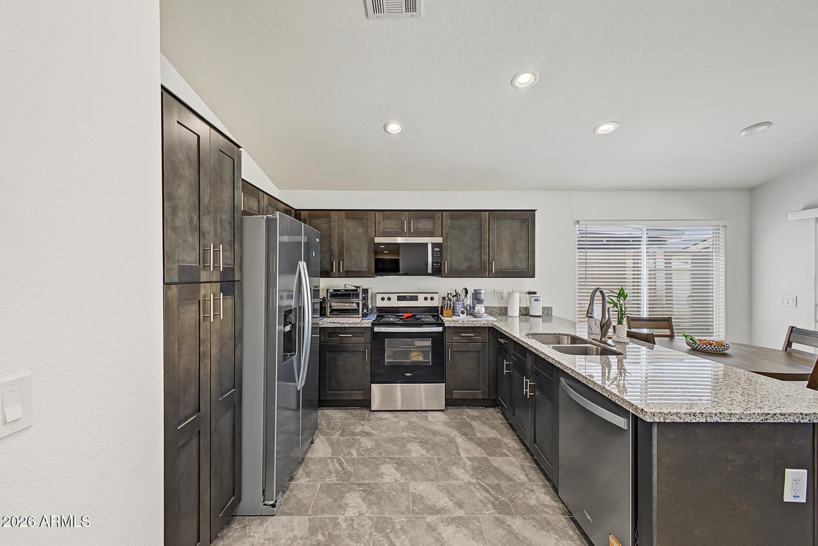 9218 W Saint John Road, Peoria, AZ 85382 — photo 13 of 40