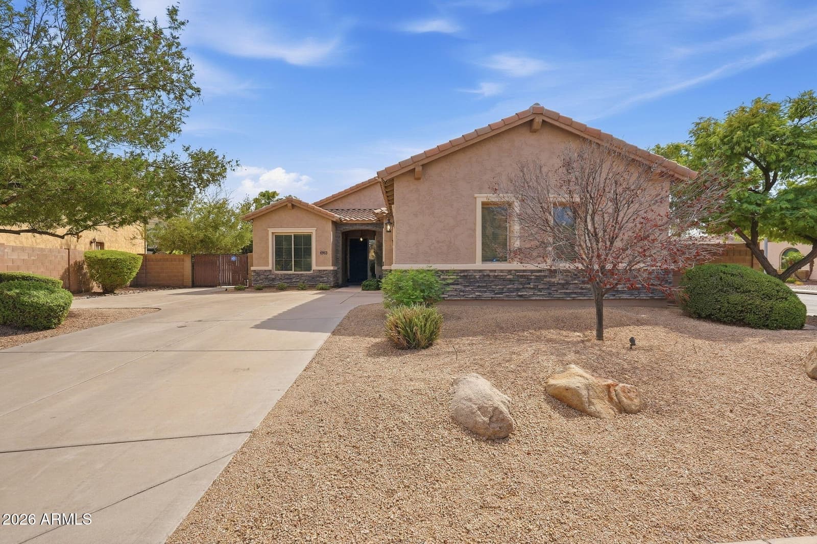 6923 S Black Hills Way, Chandler, AZ 85249 — photo 2 of 41