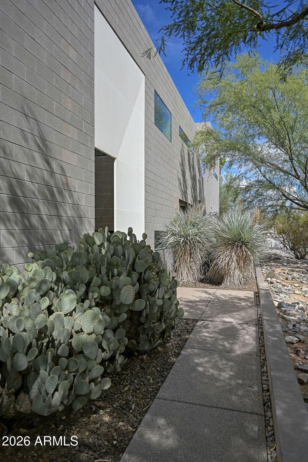 10010 E Jenan Drive, Scottsdale, AZ 85260 — photo 4 of 51