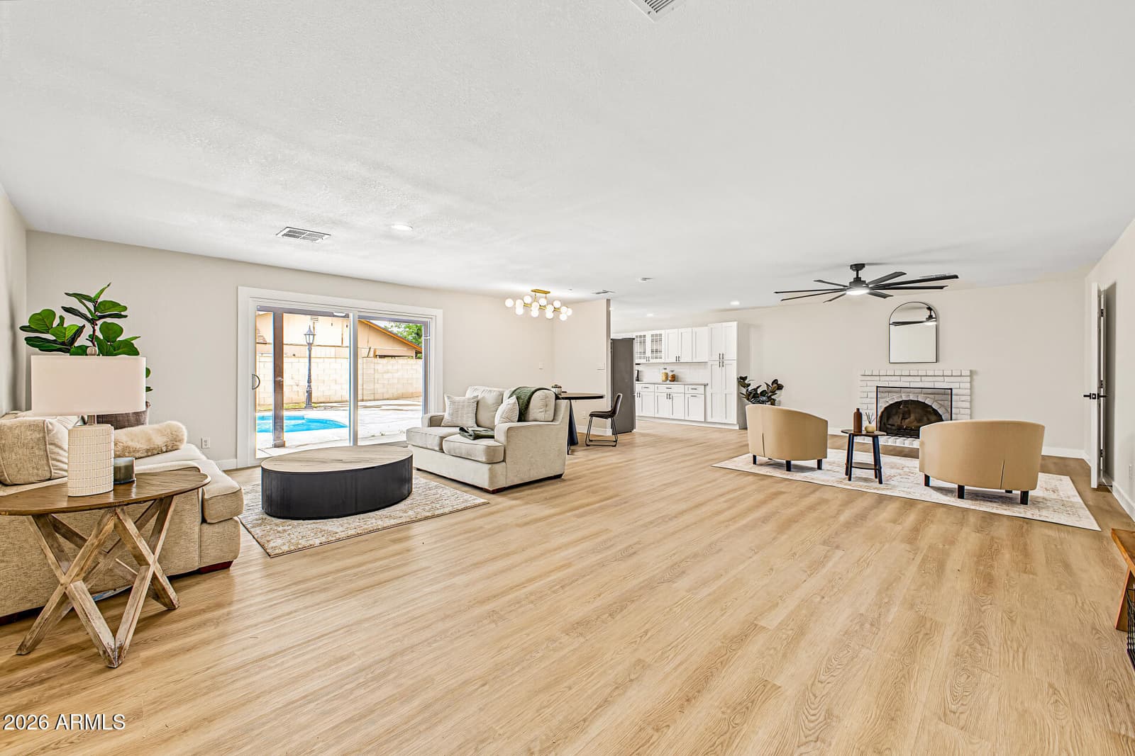 14216 N 39th Drive, Phoenix, AZ 85053 — photo 11 of 37