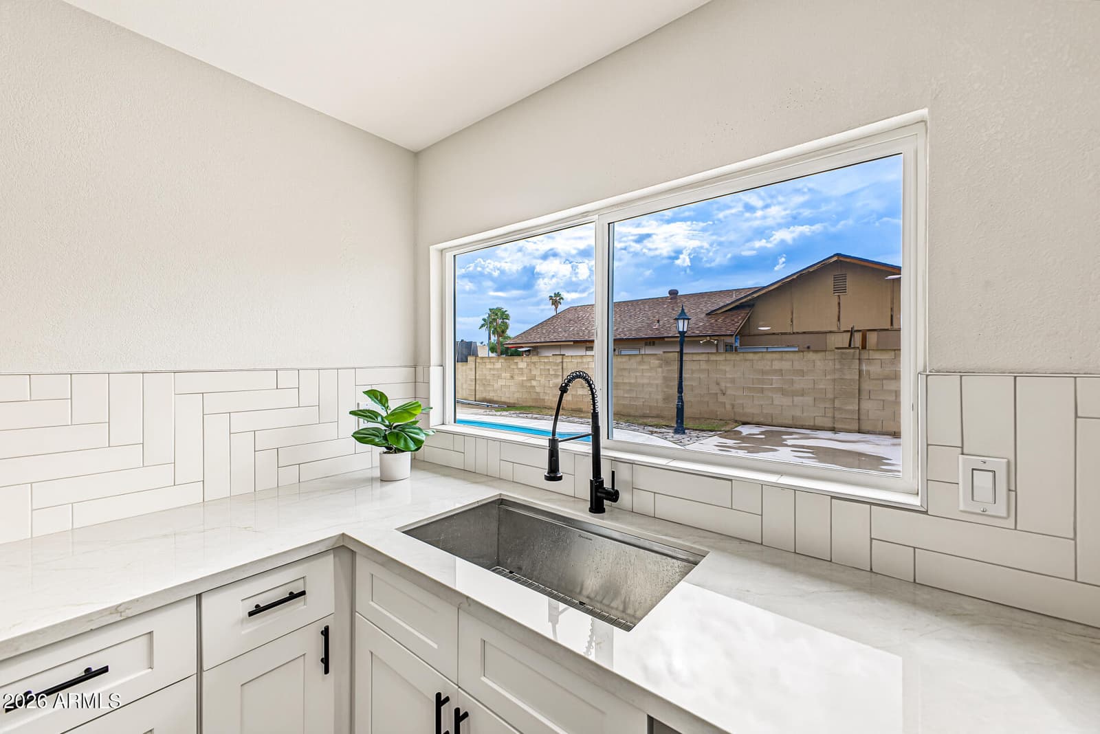 14216 N 39th Drive, Phoenix, AZ 85053 — photo 15 of 37