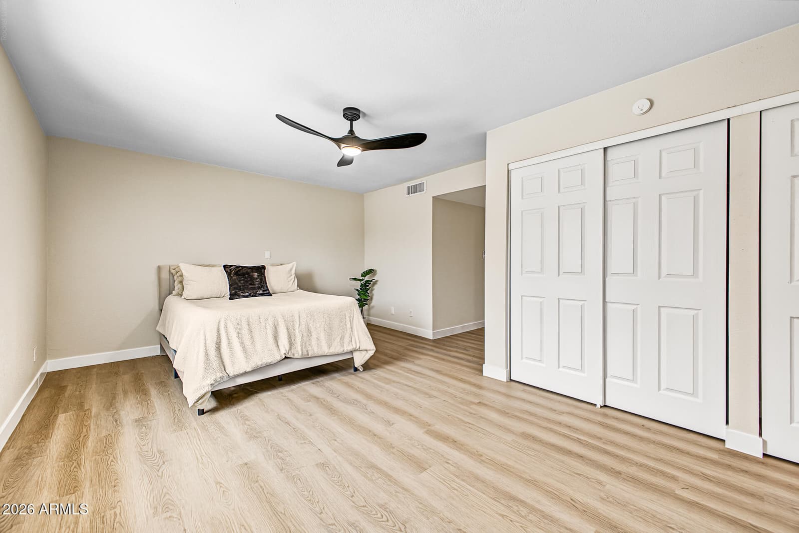 14216 N 39th Drive, Phoenix, AZ 85053 — photo 19 of 37