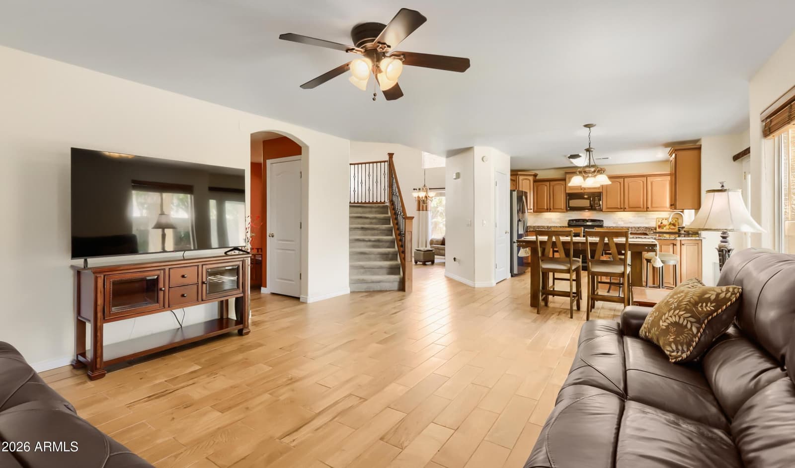 233 W Grovers Avenue, Phoenix, AZ 85023 — photo 11 of 36
