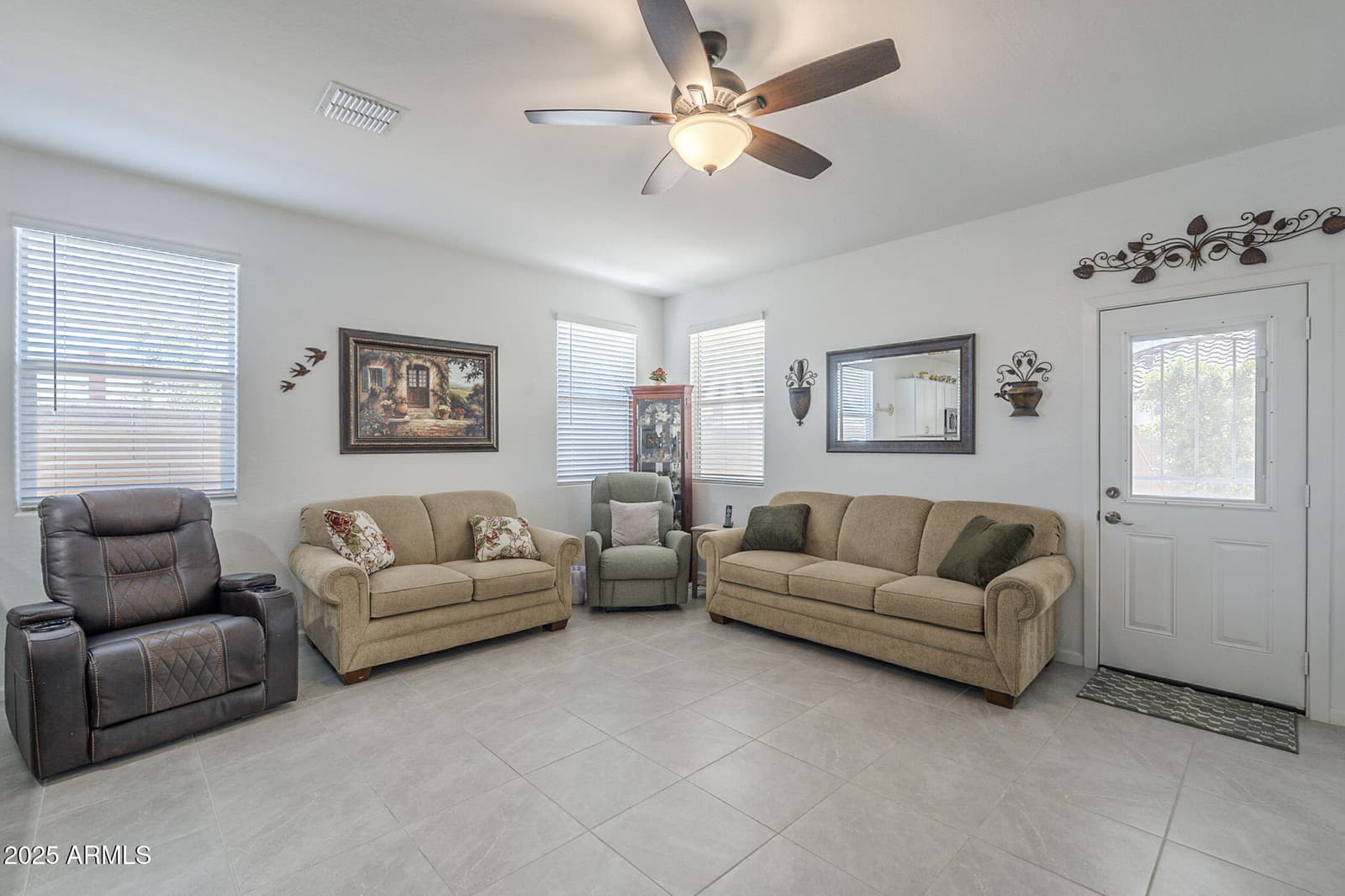15551 W Kendall Street, Goodyear, AZ 85338 — photo 13 of 37