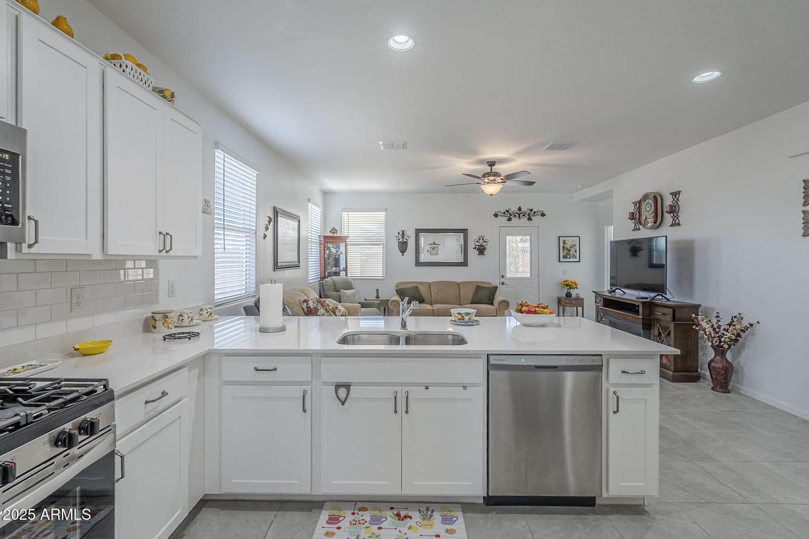 15551 W Kendall Street, Goodyear, AZ 85338 — photo 18 of 37
