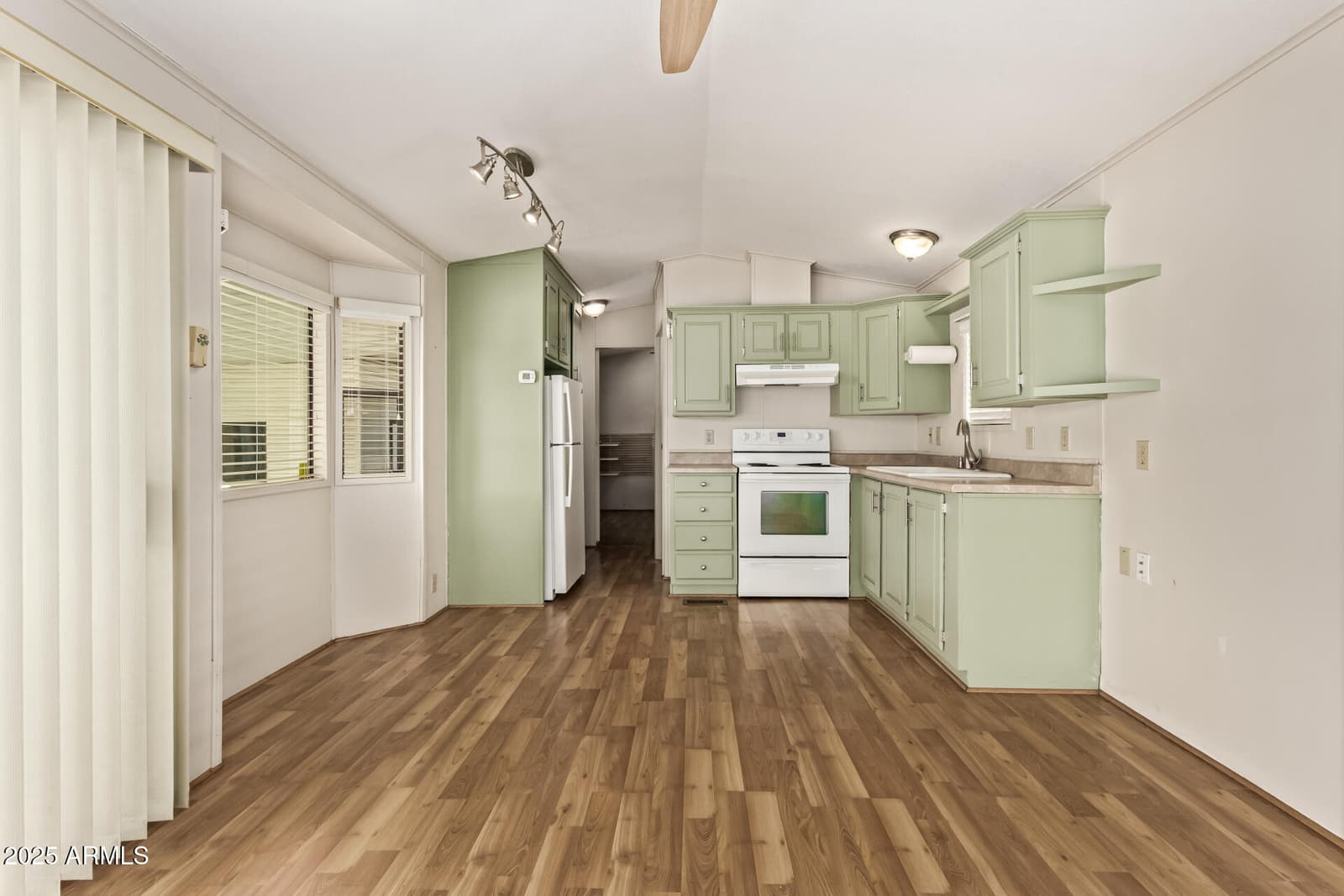 111 S GREENFIELD Road 647, Mesa, AZ 85206 — photo 8 of 29