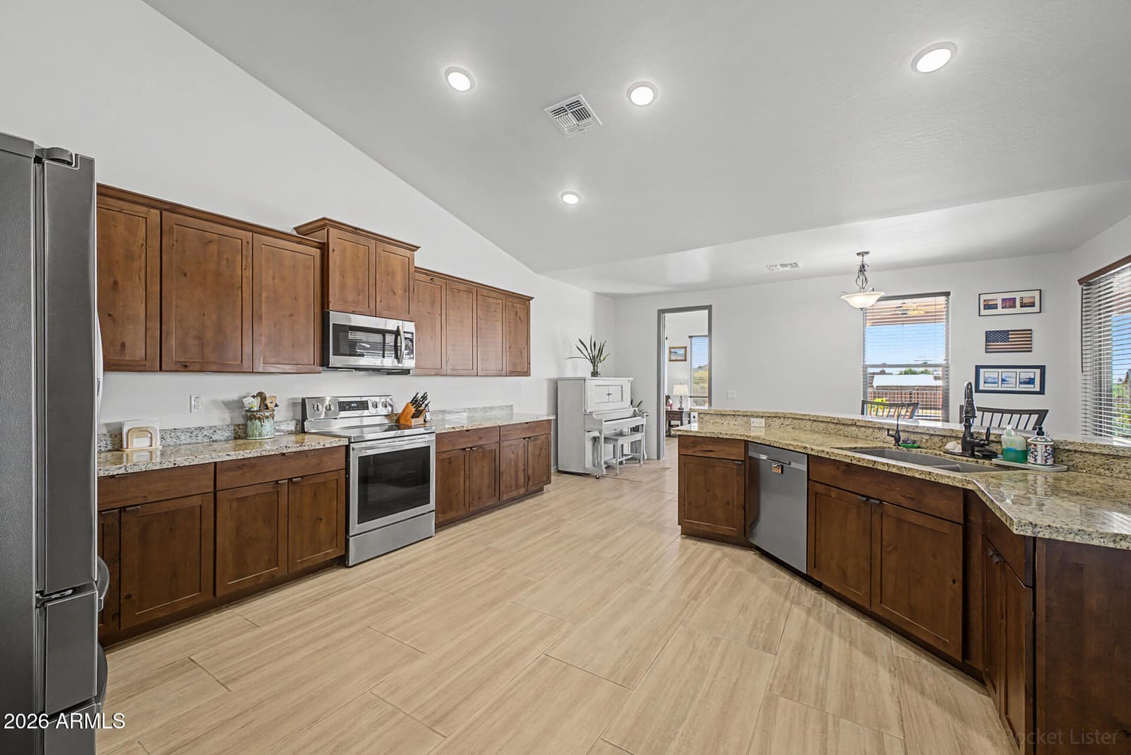 5107 E 14th Avenue, Apache Junction, AZ 85119 — photo 15 of 64