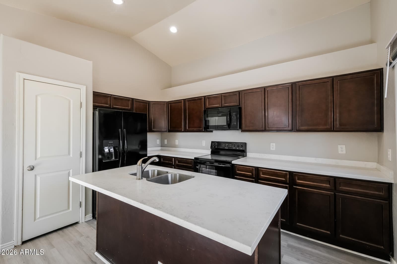 610 E Dee Street, Avondale, AZ 85323 — photo 10 of 21
