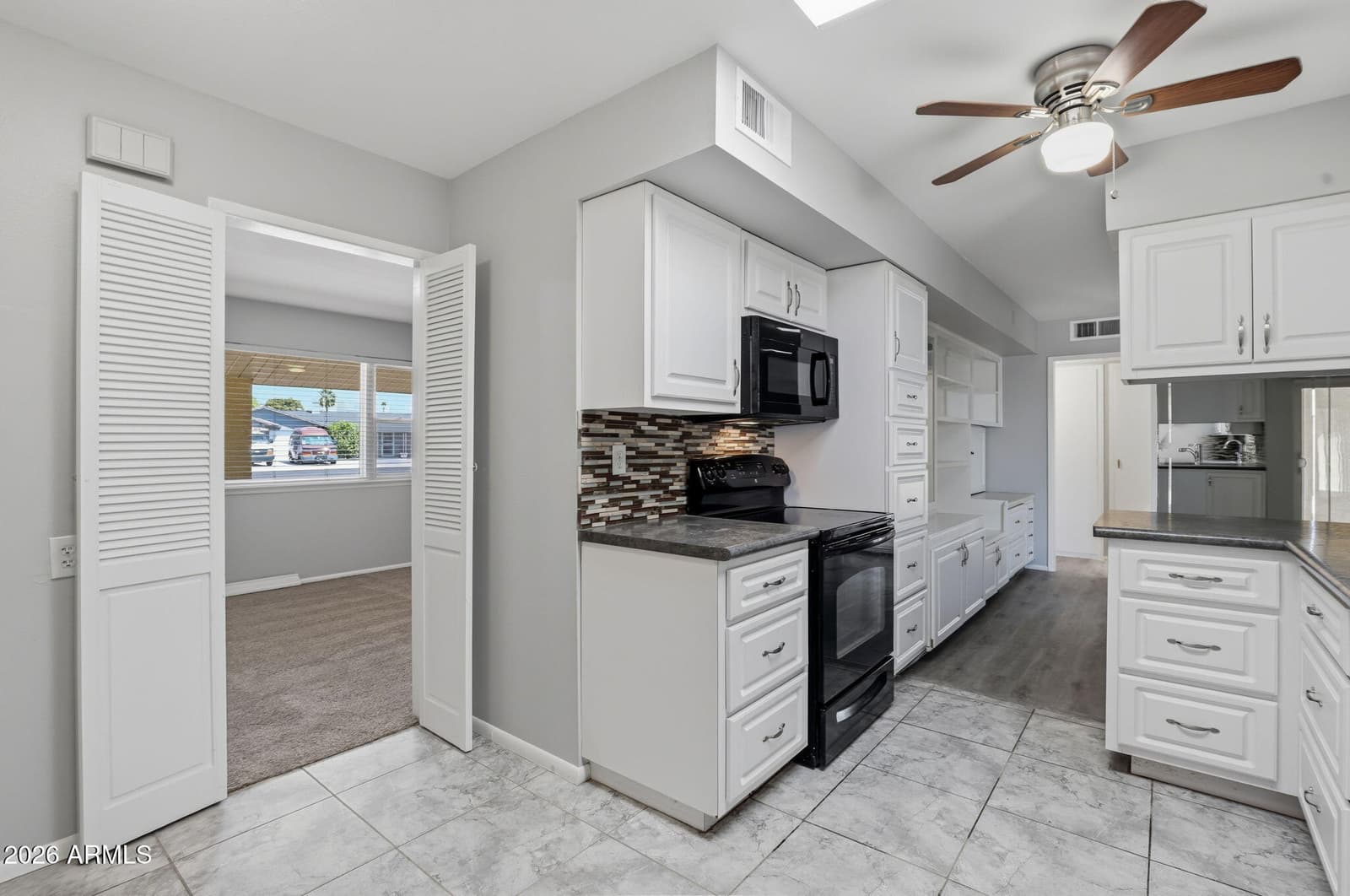 10847 N 108th Drive, Sun City, AZ 85351 — photo 4 of 47