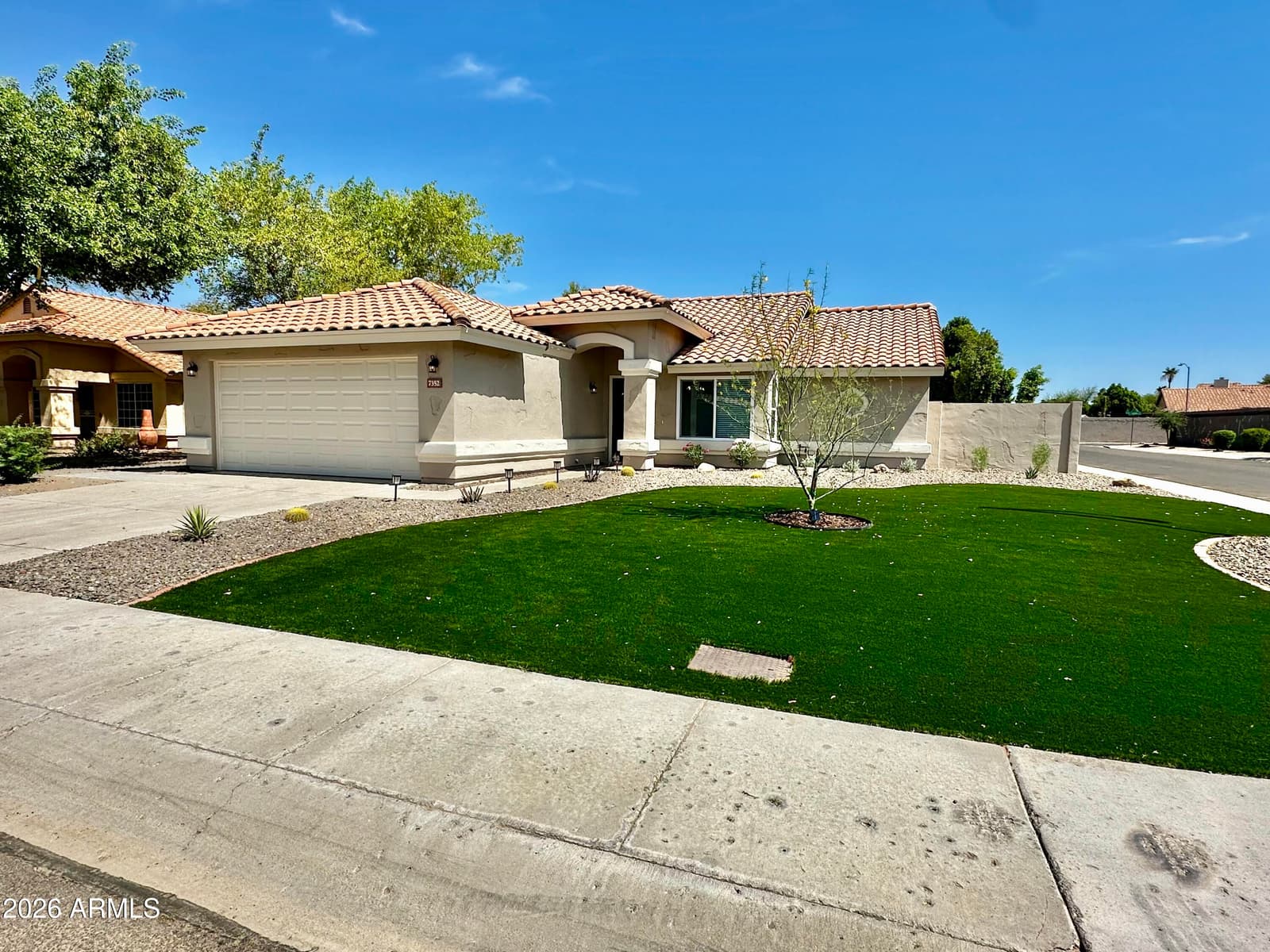 7352 W VIA DEL SOL Drive, Glendale, AZ 85310