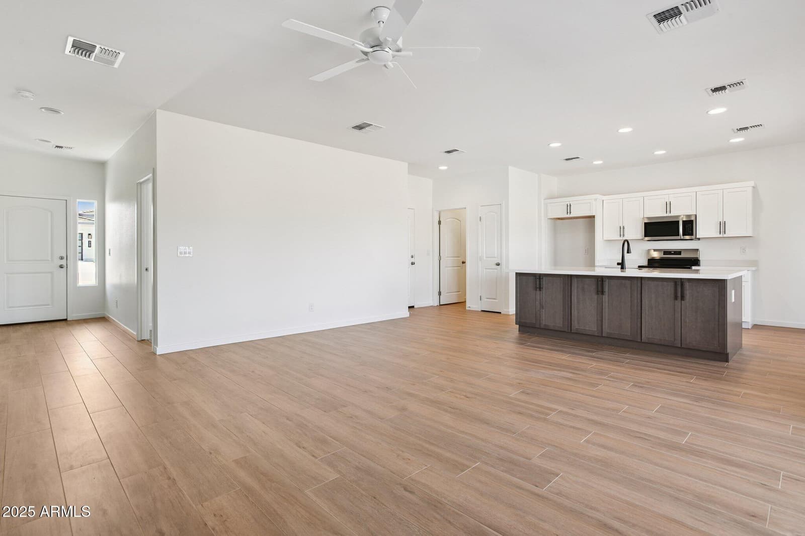 27510 N 258th Drive, Wittmann, AZ 85361 — photo 5 of 20